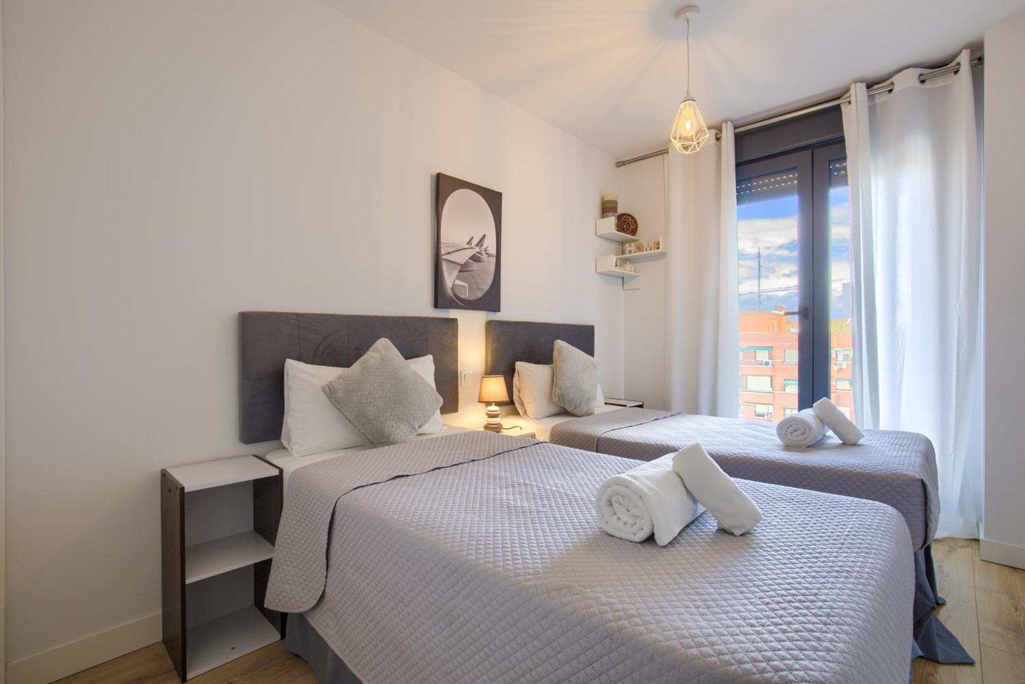 מדריד 2B2B Deluxe Apartment - Jardines De Cuatro Caminos - Business District - Santiago Bernabeu מראה חיצוני תמונה